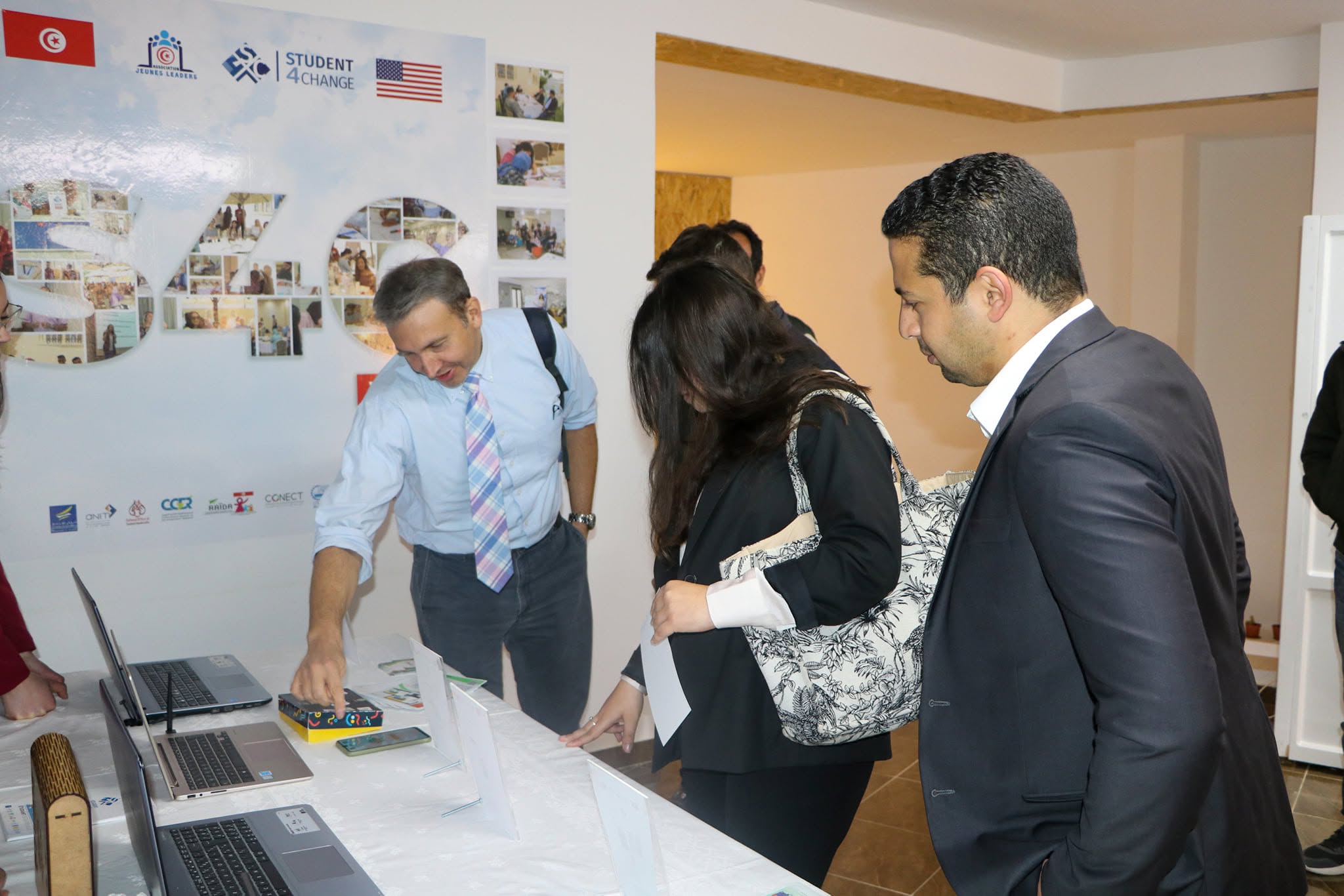 Student4Change exhibition with Association Jeunes Leaders, Smarty booth
